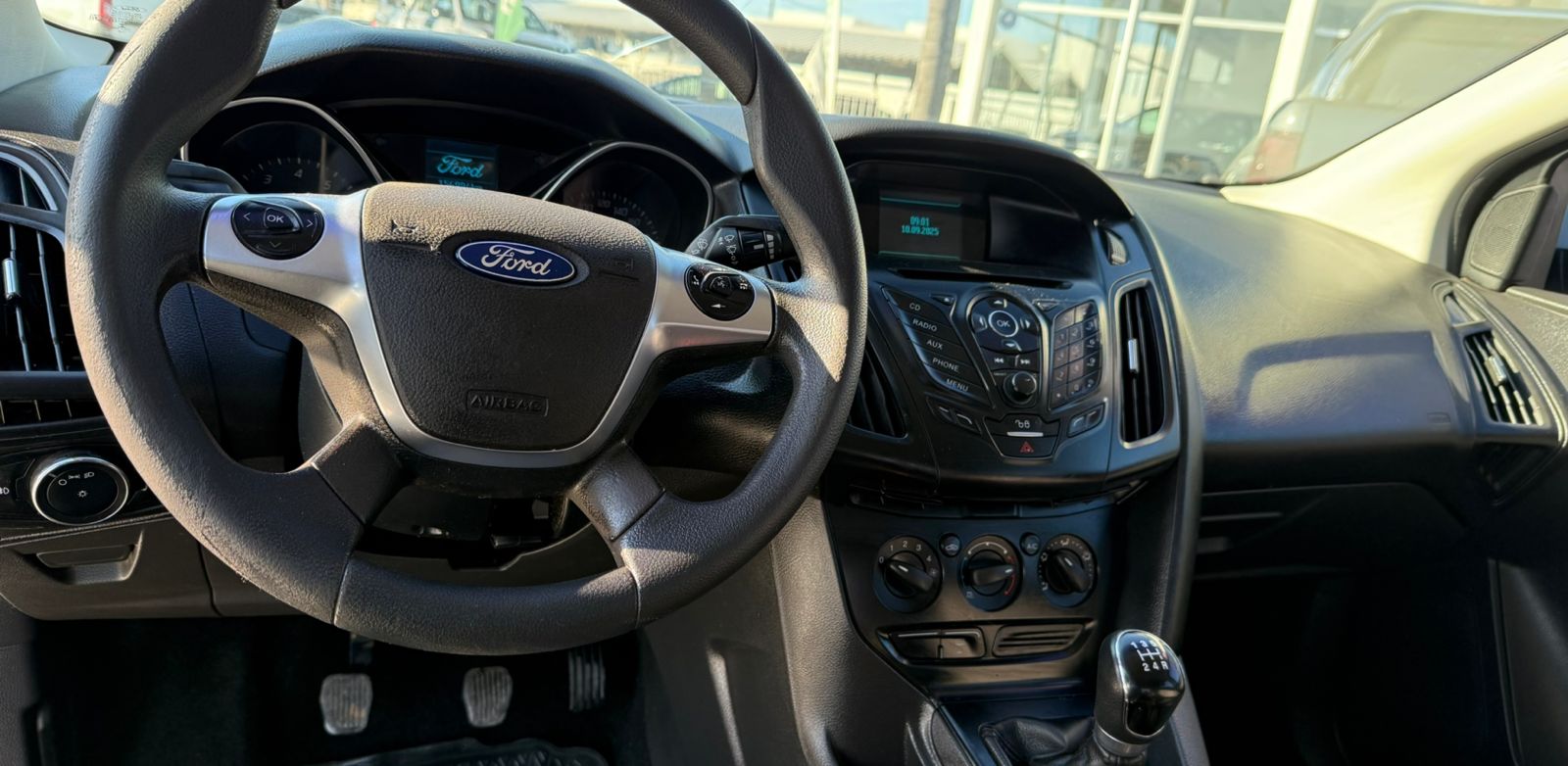FORD - FOCUS S 1.6  - MANUAL  - 2014